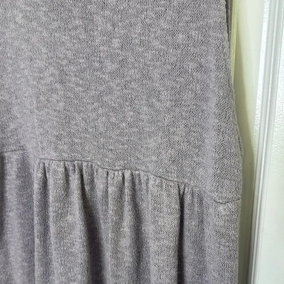 Anthropologie Gray Sleeveless Peplum Tank Top - Picture 3 of 7